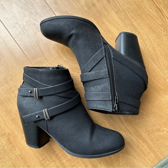 Charlotte Russe Women's Black Suede Strappy Heeled Ankle Boots/Booties, Size 9 - Picture 3 of 10
